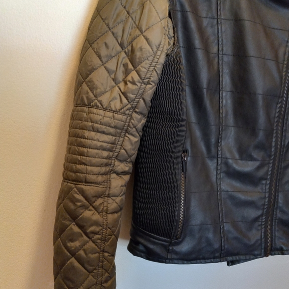 Dollhouse Jacket w Quilted Arms - Picture 4 of 6